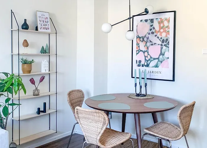 Apartment Business & Leisure *